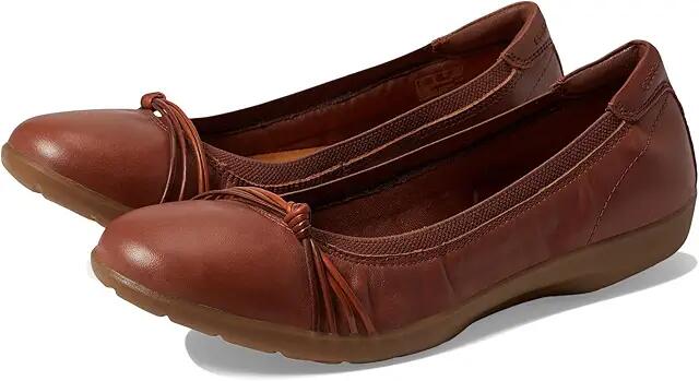 Clarks Meadow Rae (Tan Leather) Women's Flat Shoes Cover