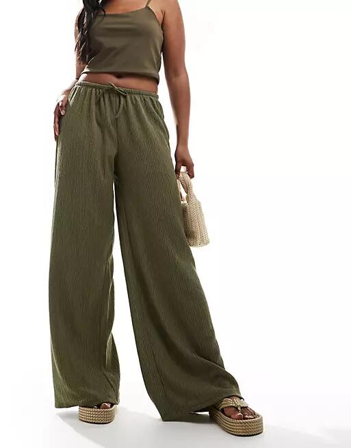 Pull & Bear textured wide leg pants in khaki-Green Cover