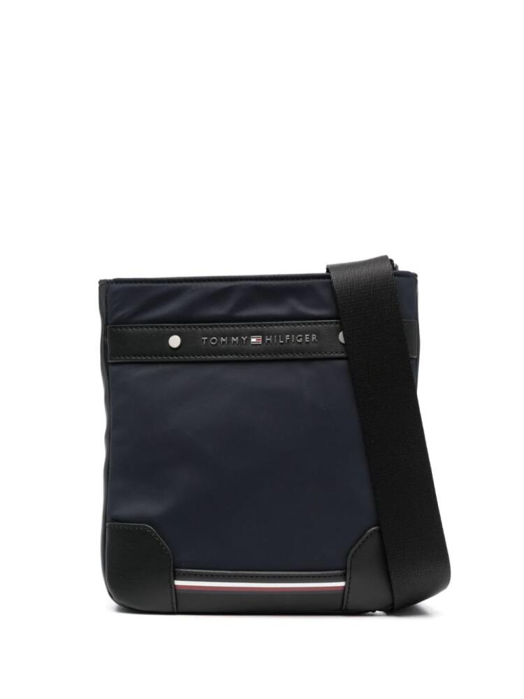 Tommy Hilfiger logo-lettering messenger bag - Blue Cover