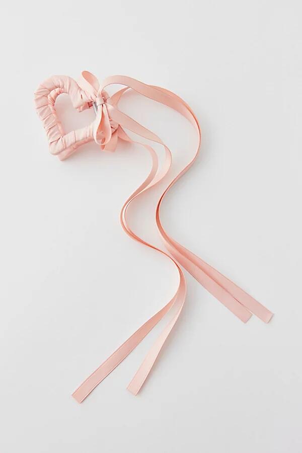 Ribbon-Wrapped Heart Claw Clip in Pink Cover