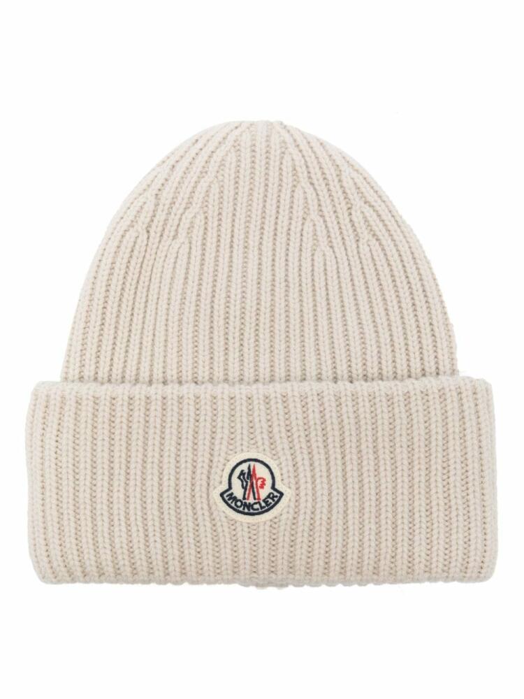 Moncler logo-patch ribbed-knit beanie - Neutrals Cover