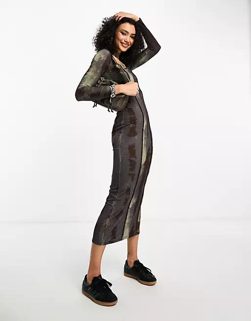 COLLUSION square neck abstract print maxi dress in gray Cover