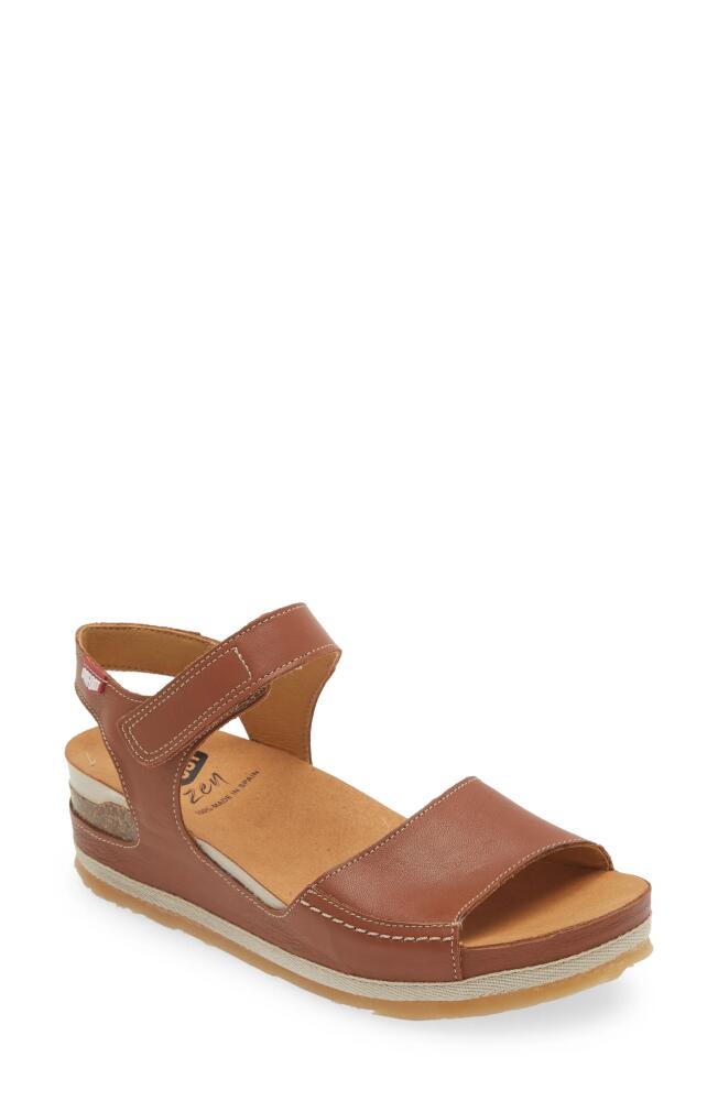 On Foot Platform Sandal in Cuero Tan Cover