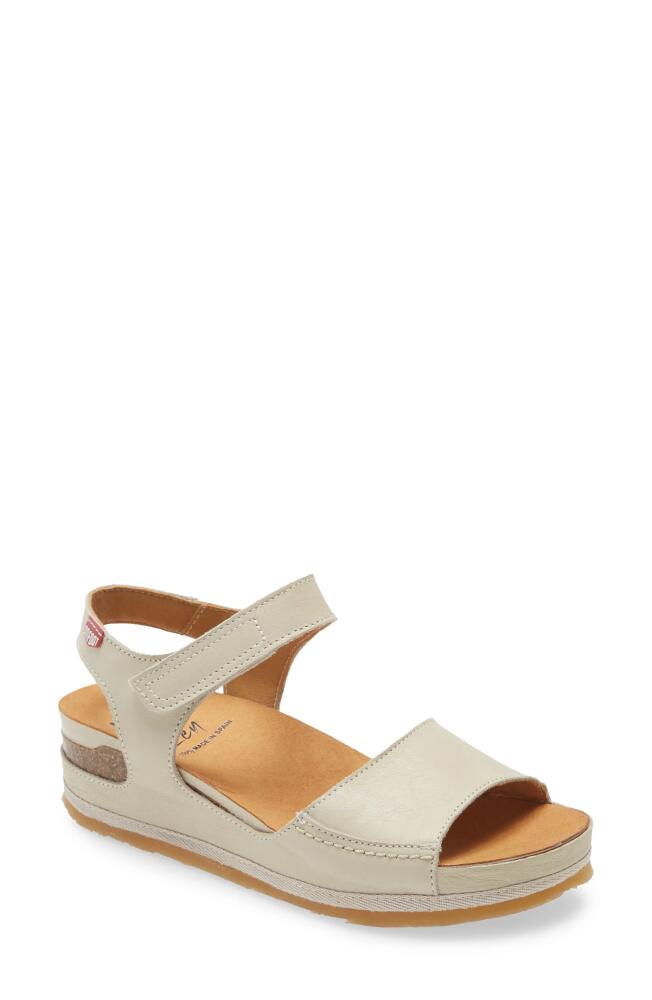 On Foot Platform Sandal in Hielo Cover