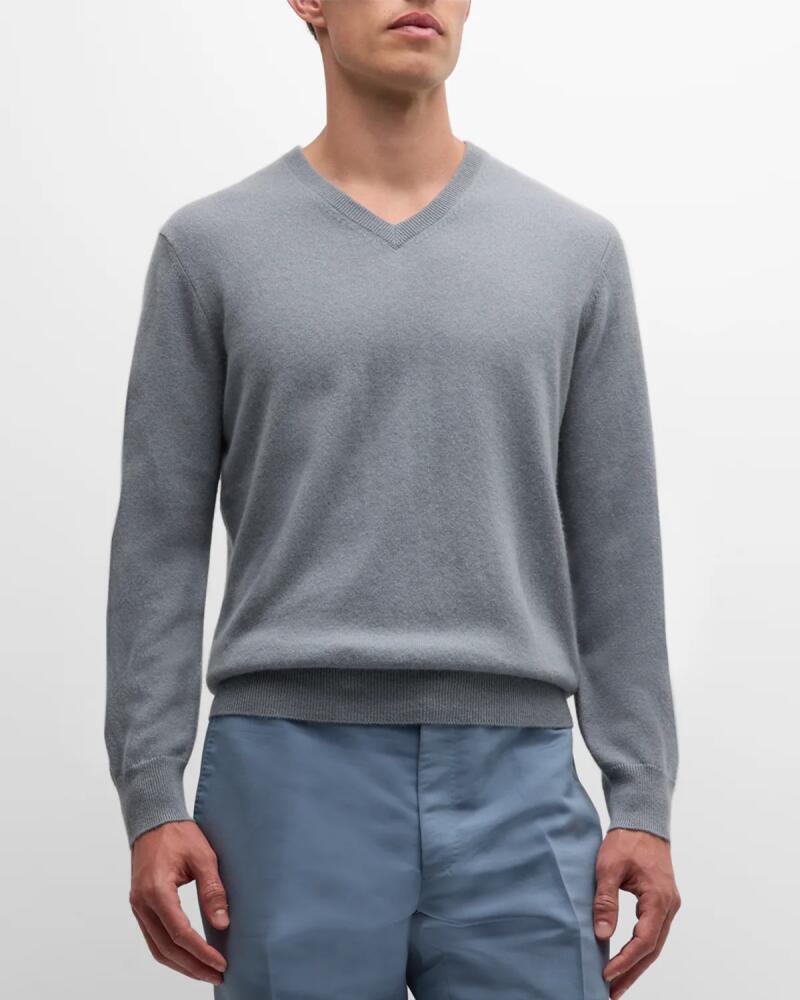 Neiman Marcus Cashmere Collection Men's Cashmere V-Neck Sweater Cover