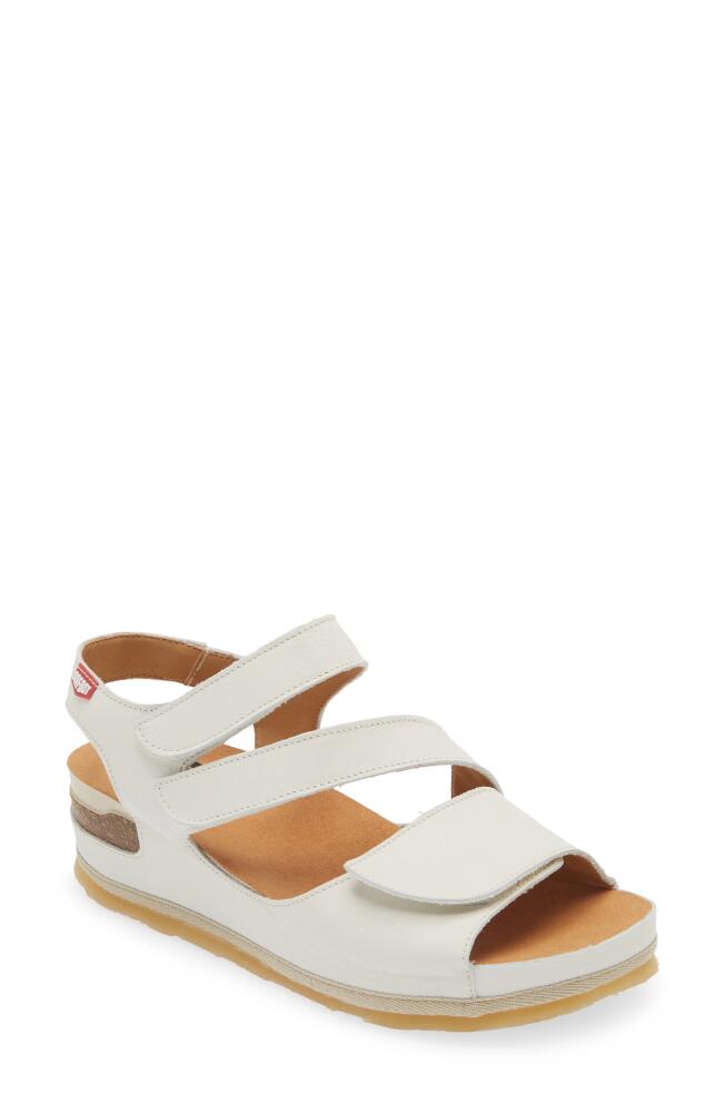 On Foot 206 Austin Platform Sandal in Hielo Cover