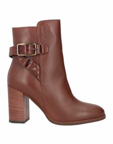 Paola Ferri Woman Ankle boots Brown Soft Leather Cover