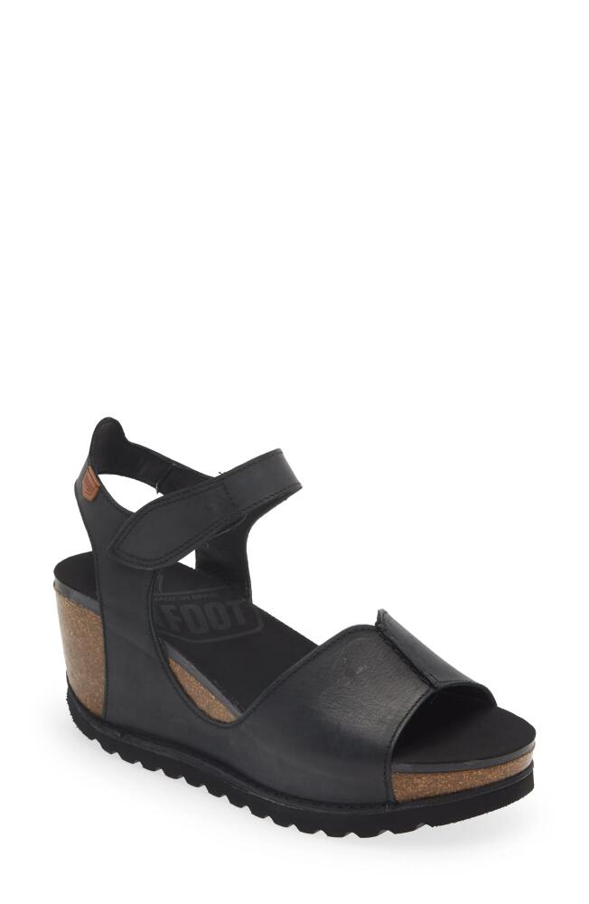 On Foot Samoa 310 Wedge Sandal in Black Cover