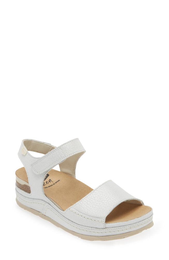 On Foot 250 Madison Platform Sandal in Blanco Cover