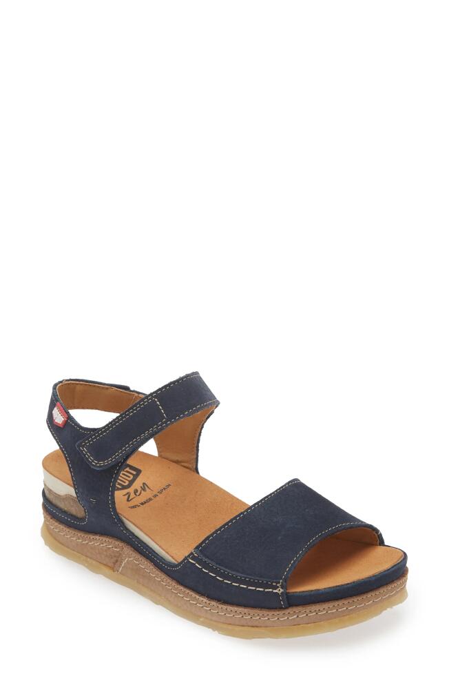 On Foot 240 Vegas Sandal in Navy Cover