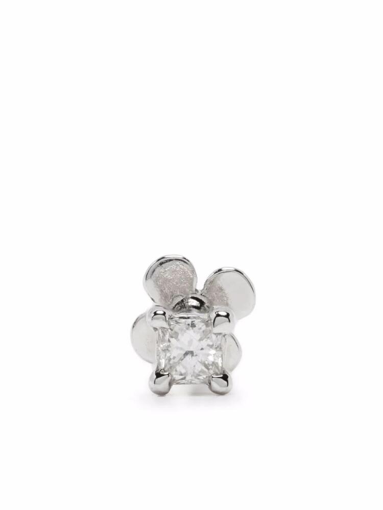 We by WHITEbIRD 18kt and 14kt white gold princess diamond stud earring - Silver Cover