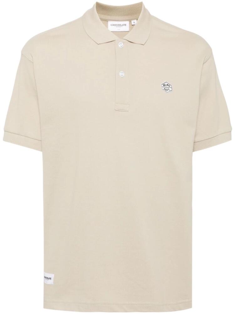 CHOCOOLATE logo-patch cotton polo shirt - Neutrals Cover