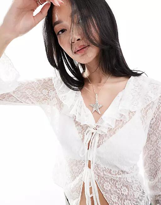 Daisy Street frill front vintage lace blouse in ivory-White Cover