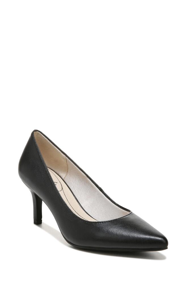 LifeStride Sevyn Pump in Black Cover