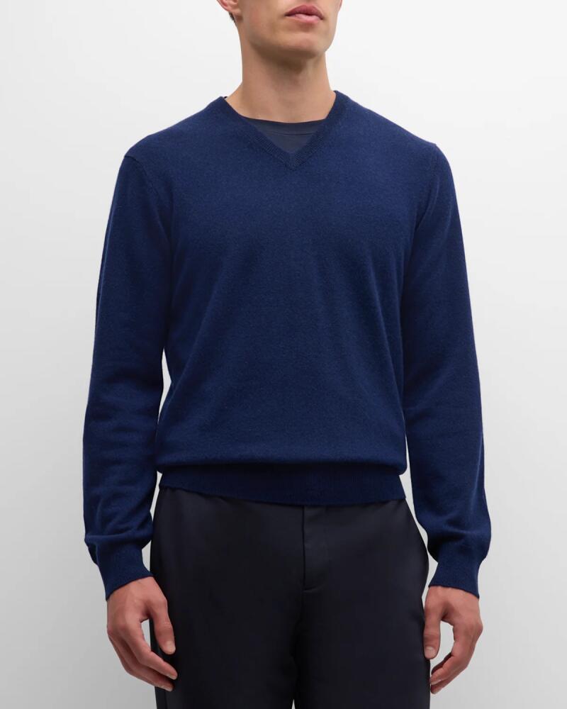 Neiman Marcus Cashmere Collection Men's Cashmere V-Neck Sweater Cover