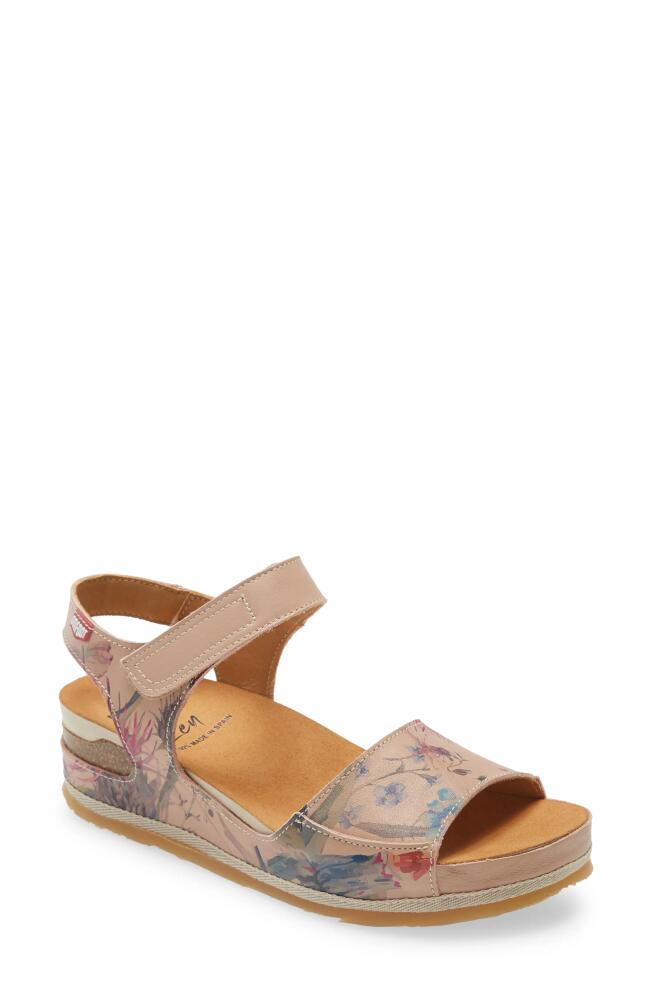 On Foot Wedge Sandal in Nude Cover