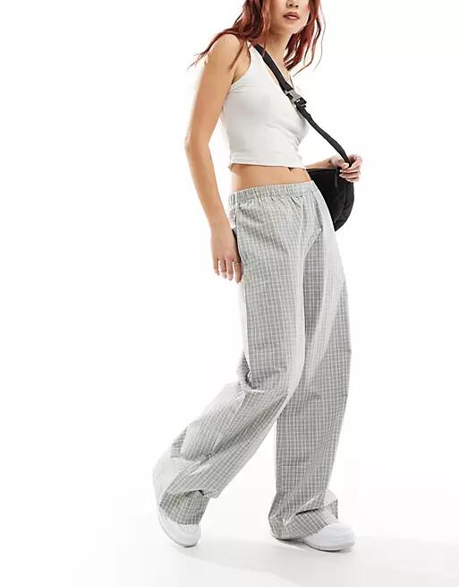 Weekday Hanna slouchy pants in beige plaid-Neutral Cover