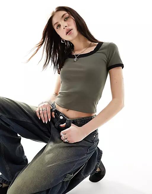 Urban Revivo scoop neck ringer t-shirt in khaki-Green Cover